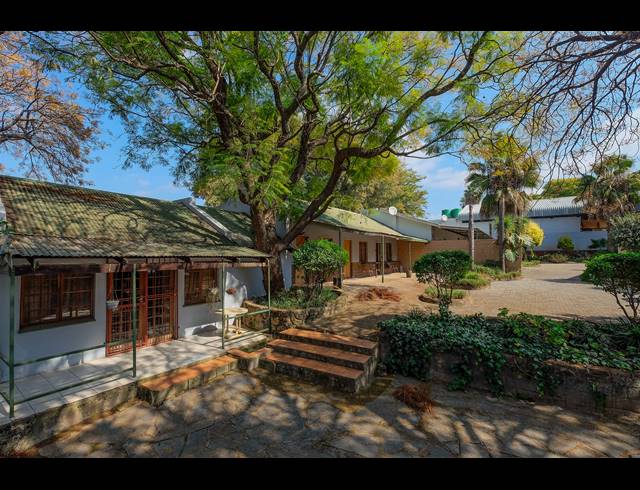 3 BEDROOM FREEHOLD FOR SALE IN NOOITGEDACHT